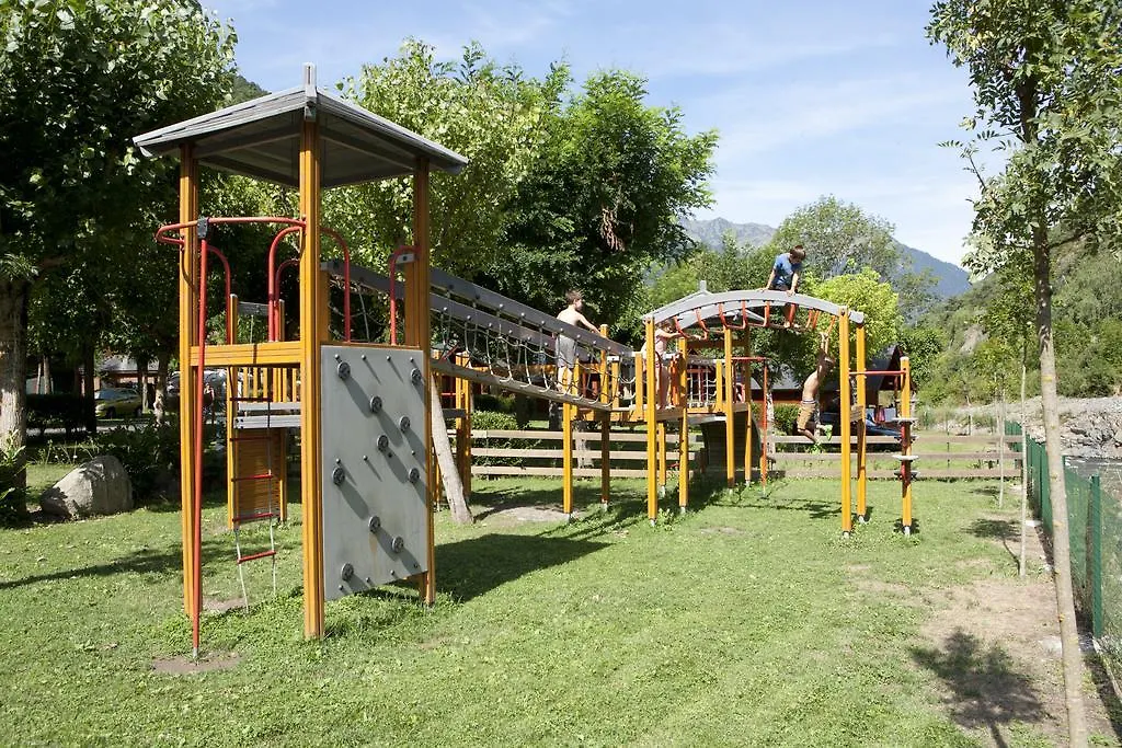 Arrós Bungalows Verneda Mountain Resort אתר קמפינג